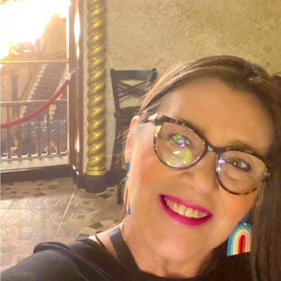 Wanted To Thank you Wendy for these Perfect Earrings 🤩🤩🤩 - Picture 1 of 2